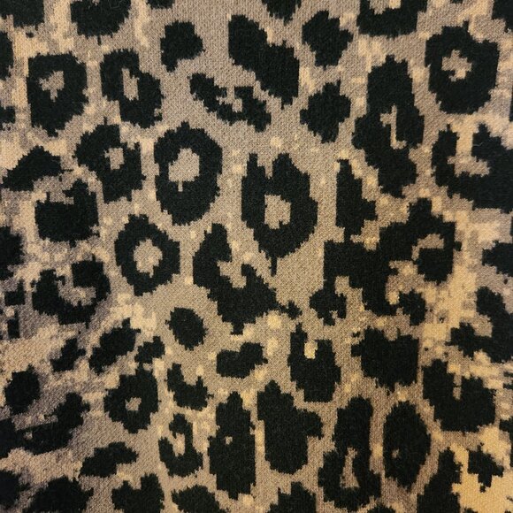 Mock Turtleneck Leopard Sweater Size Medium - Picture 5 of 6